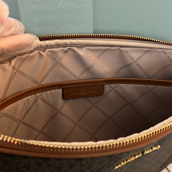 Michael Kors laptop/Tablet case - Picture 5 of 9